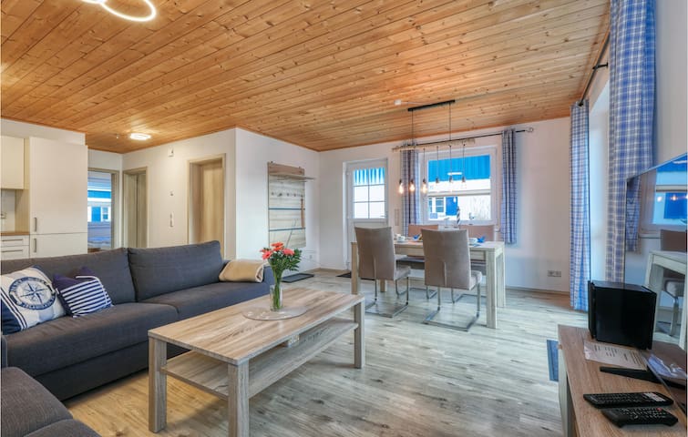 Entire home with 2 bedrooms in Rugen Island - Ferienhaus 41 Altefähr