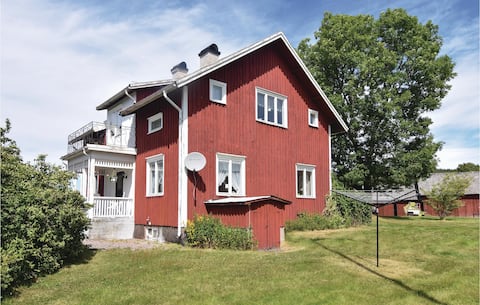 Gorgeous home in åmål with WiFi