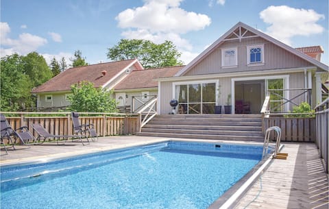 Lovely home in Tranås with kitchen