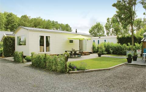 Nice home in Tzummarum with kitchen