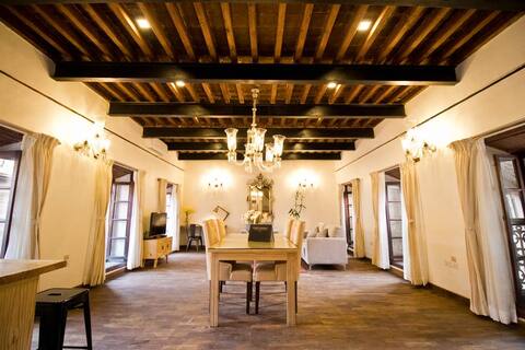 Balcony Imperial Duplex - live like a king