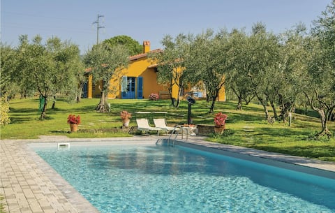 Awesome home in Buggiano PT