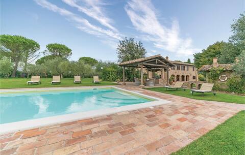 Stunning home in Torgiano PG with kitchen