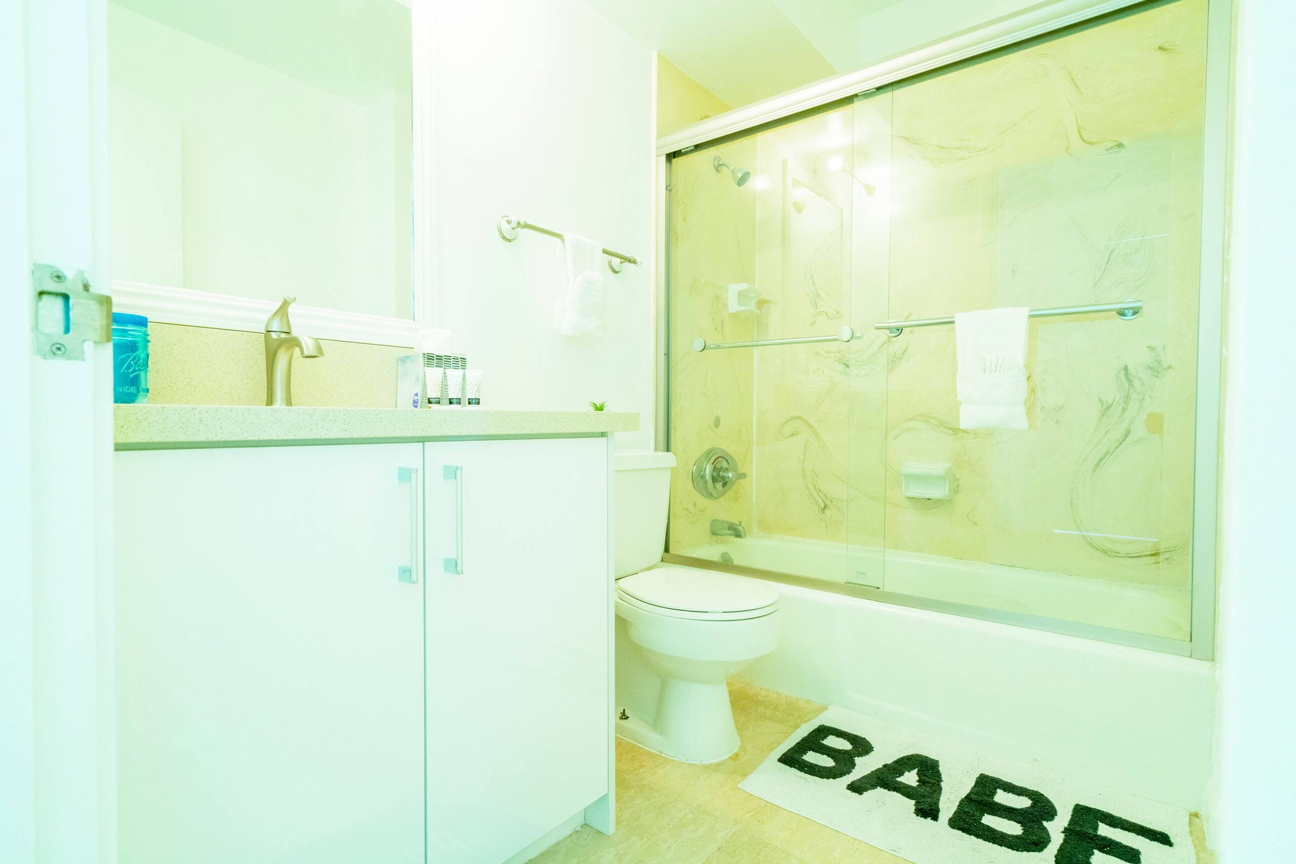 Condo in Honolulu · ★4.52 · 1 bedroom · 2 beds · 1 bath - Image 7
