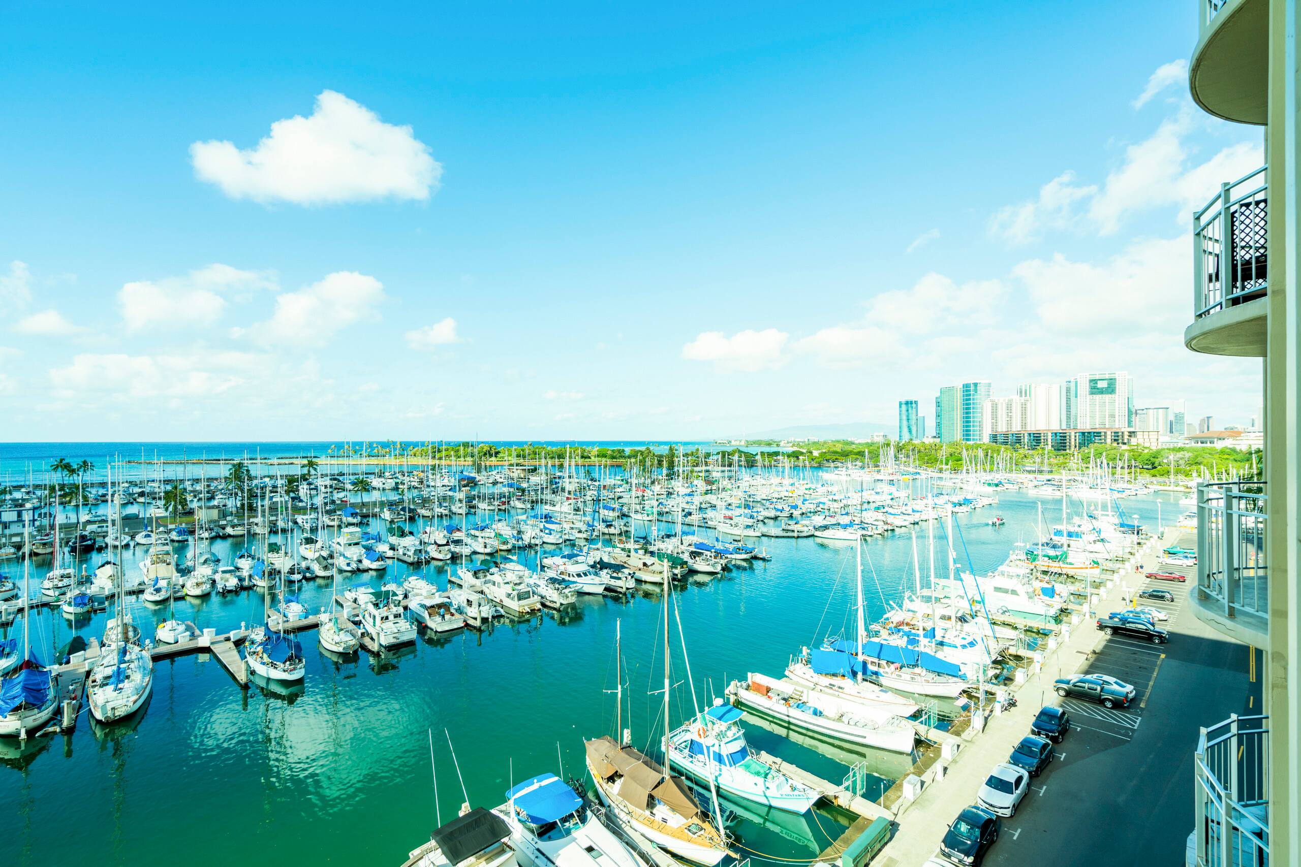 Condo in Honolulu · ★4.52 · 1 bedroom · 2 beds · 1 bath - Image 17