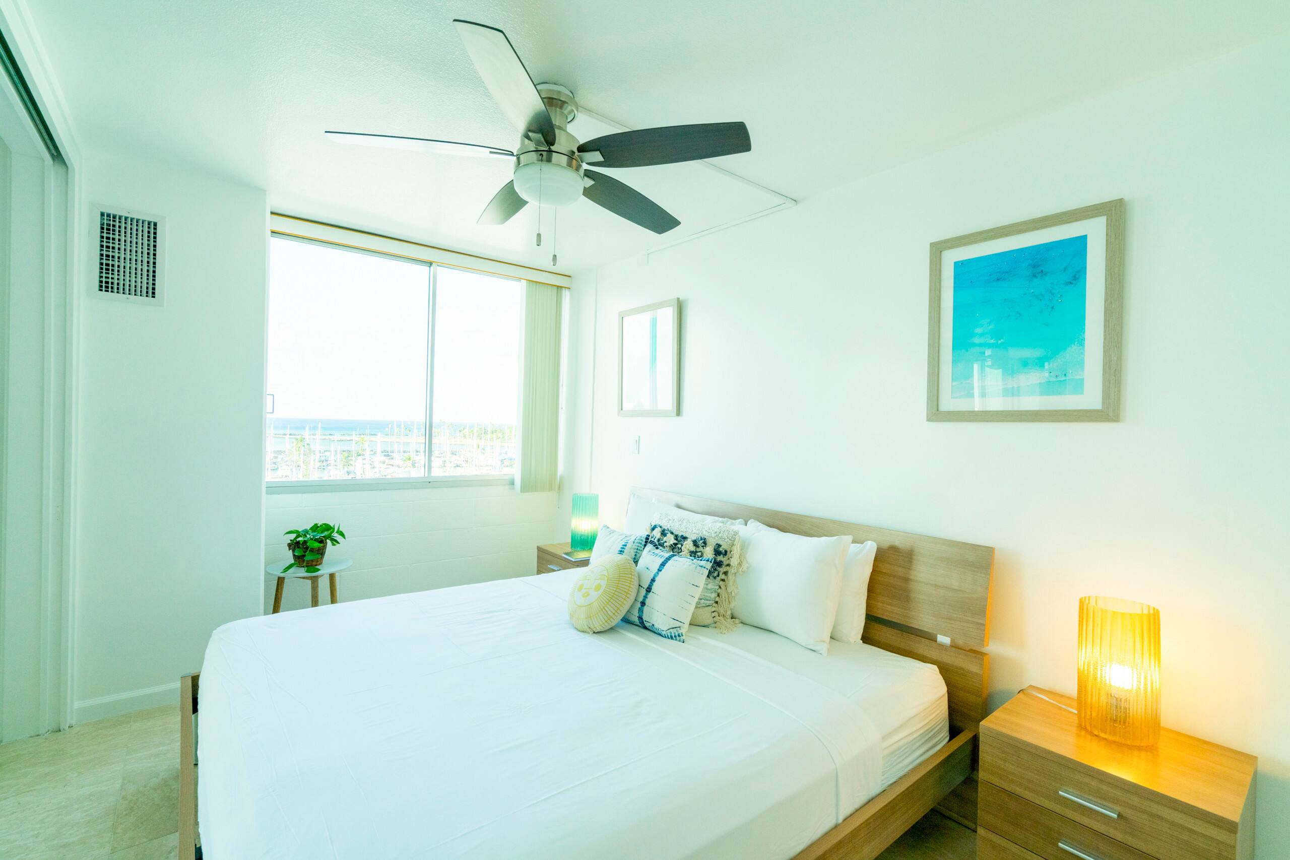 Condo in Honolulu · ★4.52 · 1 bedroom · 2 beds · 1 bath - Image 13