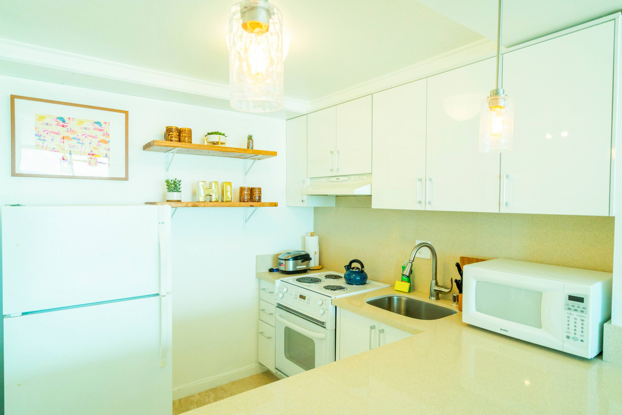 Condo in Honolulu · ★4.52 · 1 bedroom · 2 beds · 1 bath - Image 14
