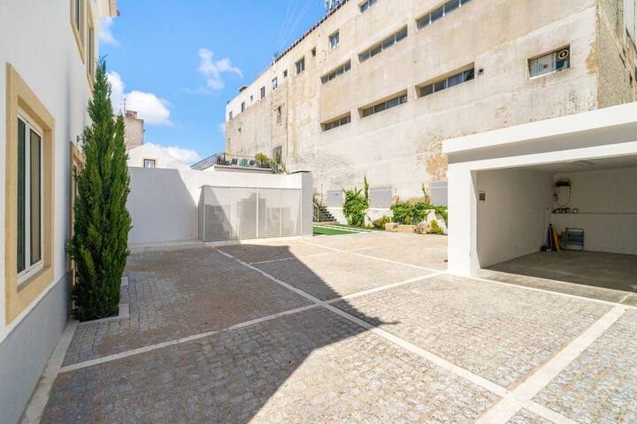 Chalet Estoril – Middle Floor gallery image 5