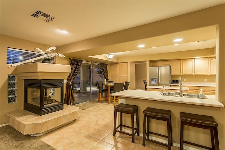 Litchfield Manor Spectacular 6BR, Pool - Arizona