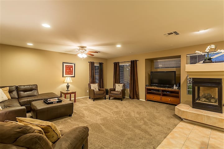 Litchfield Manor Spectacular 6BR, Pool - Arizona