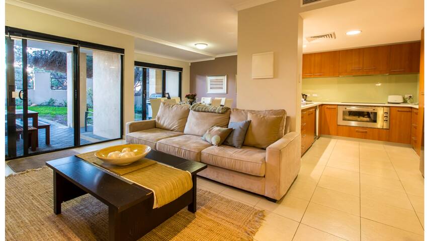 Surfside 9: In the Idyllic Yallingup Beach Scene gallery image 2