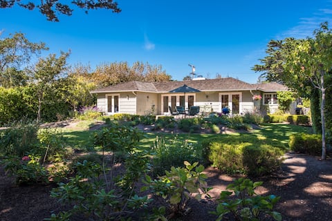 3757 Garden House Sanctuary ~ Private, Fenced Yard