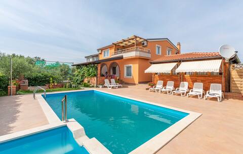 Villa Visnjan with Pool - One-Bedroom Apartment No