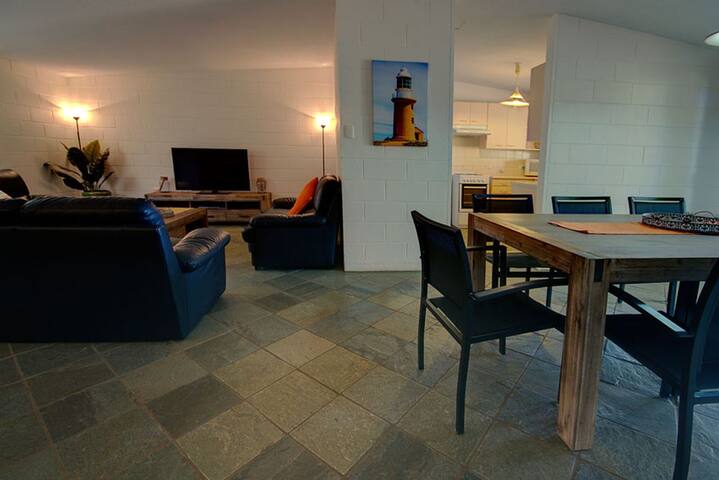 Poinciana House – Town Centre gallery image 4