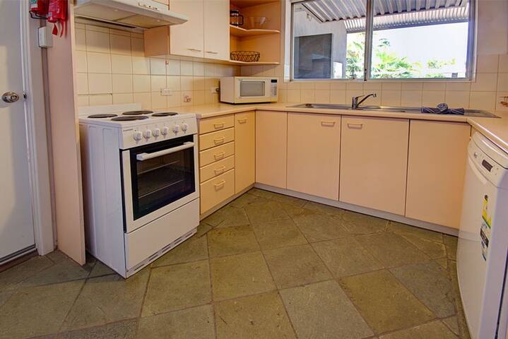 Poinciana House – Town Centre gallery image 5