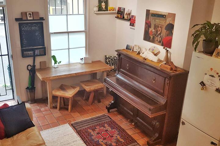 Quiet Zen Home near Botanic Gardens + City Centre