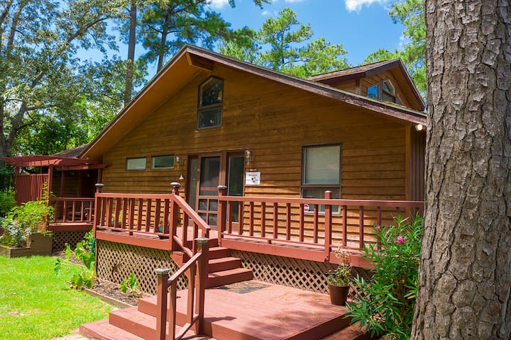 Beth Frazer Real Estate & Rentals managed Airbnb listing 3