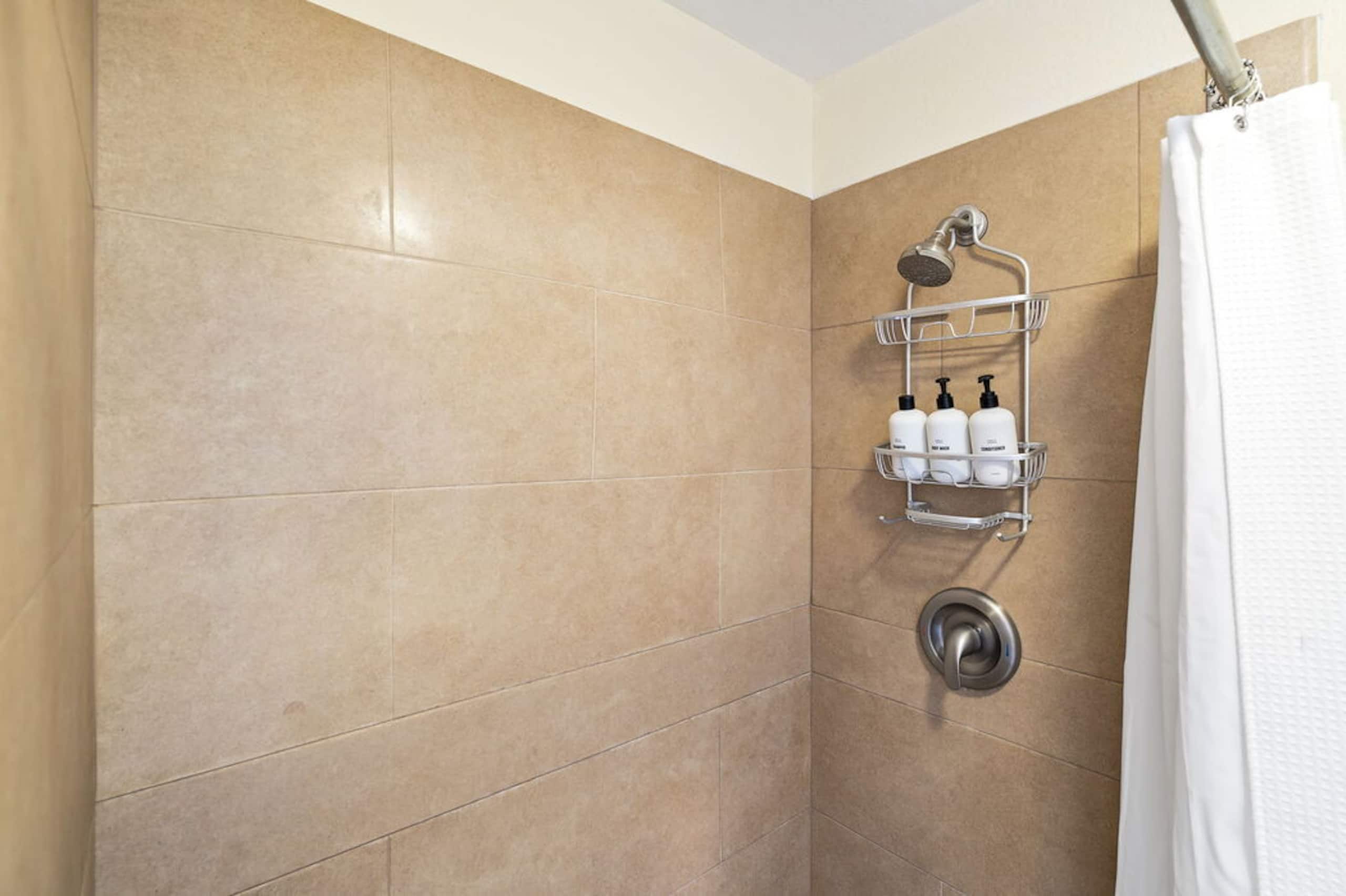 Condo in Kailua-Kona · ★5.0 · 2 bedrooms · 3 beds · 3 baths - Image 21