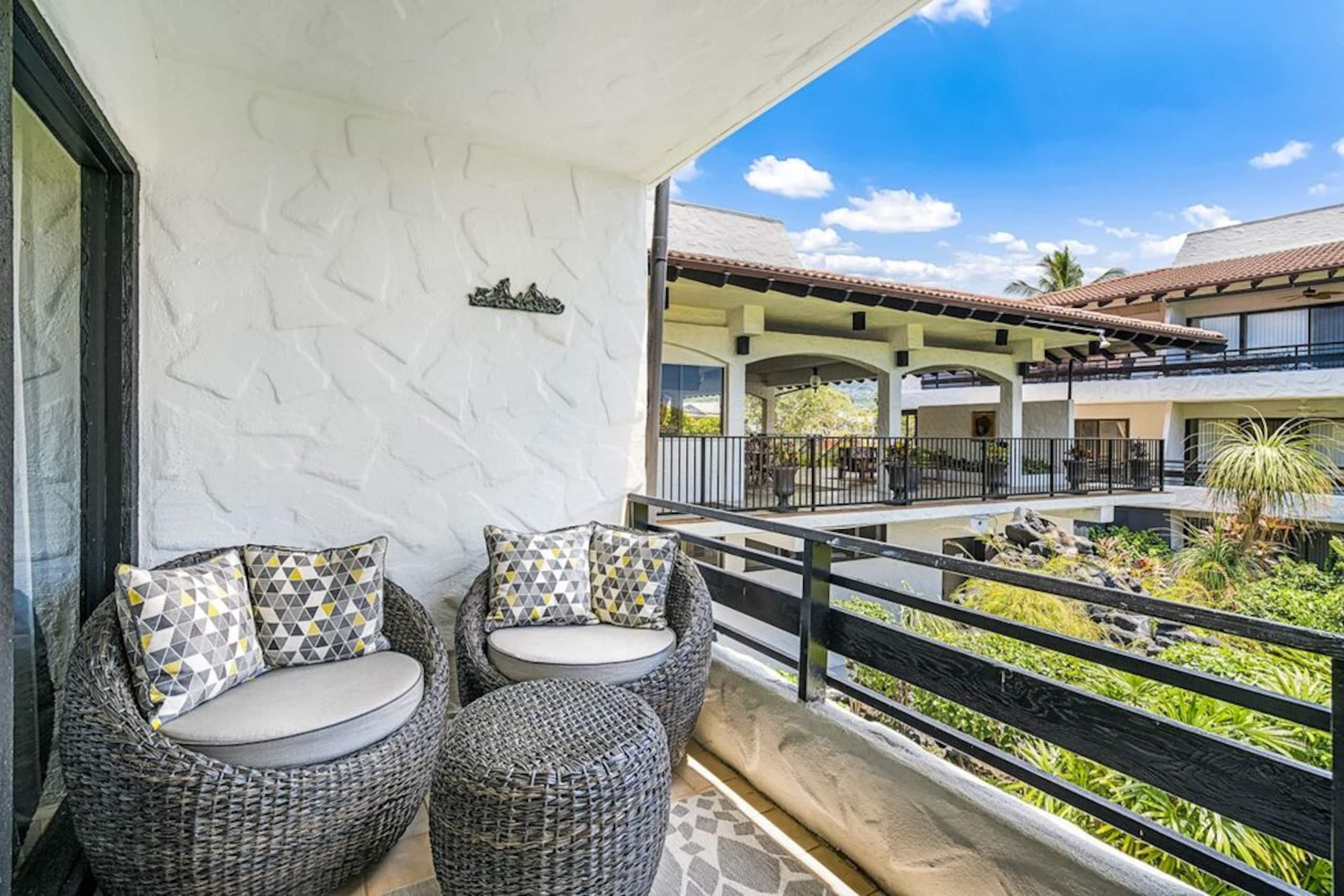 Condo in Kailua-Kona · ★4.84 · 1 bedroom · 2 beds · 1 private bath - Image 8