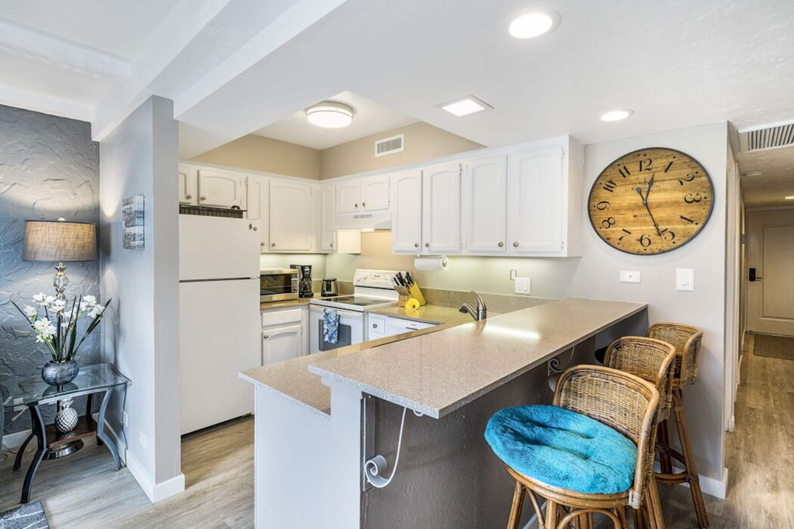Condo in Kailua-Kona · ★4.84 · 1 bedroom · 2 beds · 1 private bath - Image 2