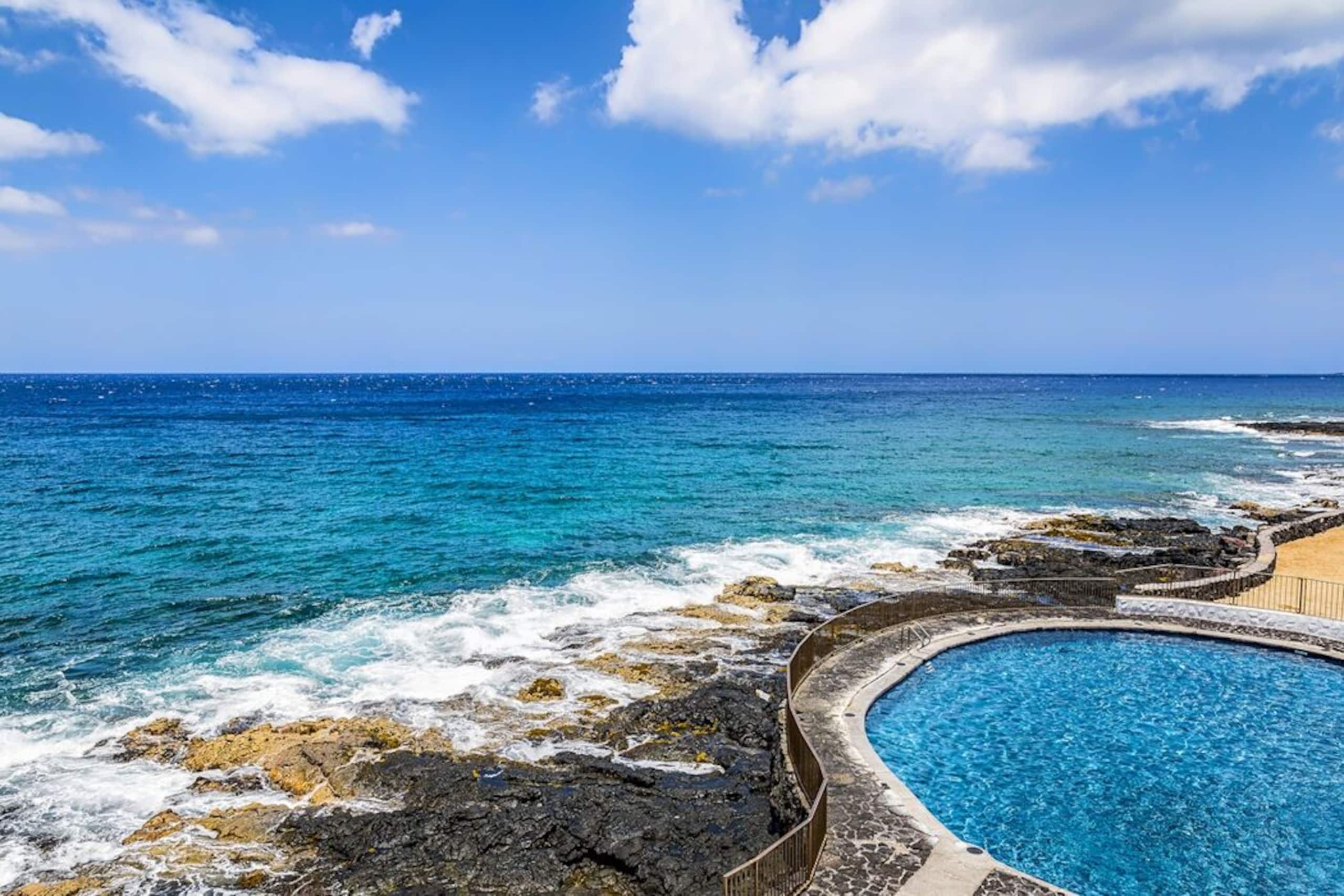Condo in Kailua-Kona · ★4.84 · 1 bedroom · 2 beds · 1 private bath - Image 23