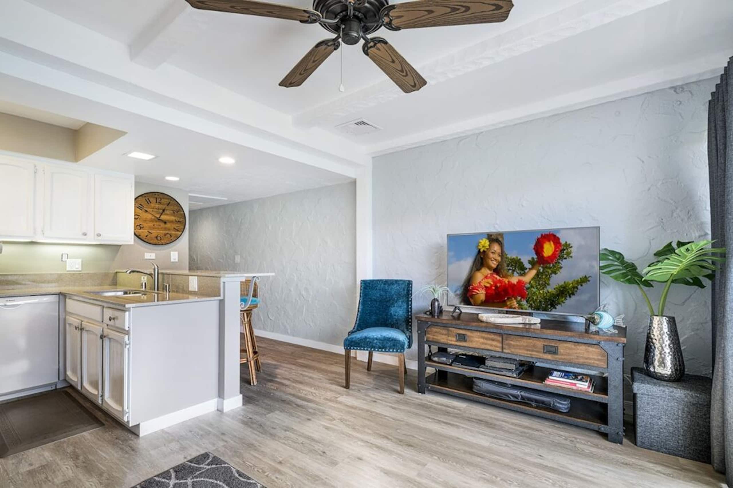 Condo in Kailua-Kona · ★4.84 · 1 bedroom · 2 beds · 1 private bath - Image 11
