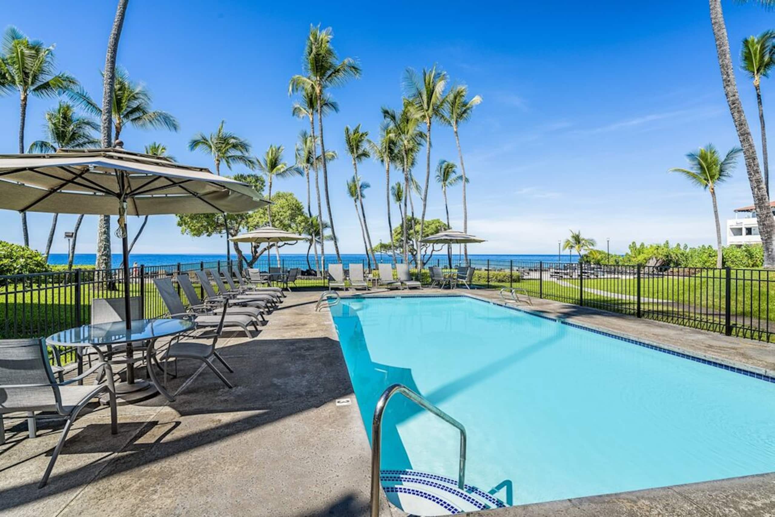 Condo in Kailua-Kona · ★5.0 · 1 bedroom · 2 beds · 1 private bath - Image 5