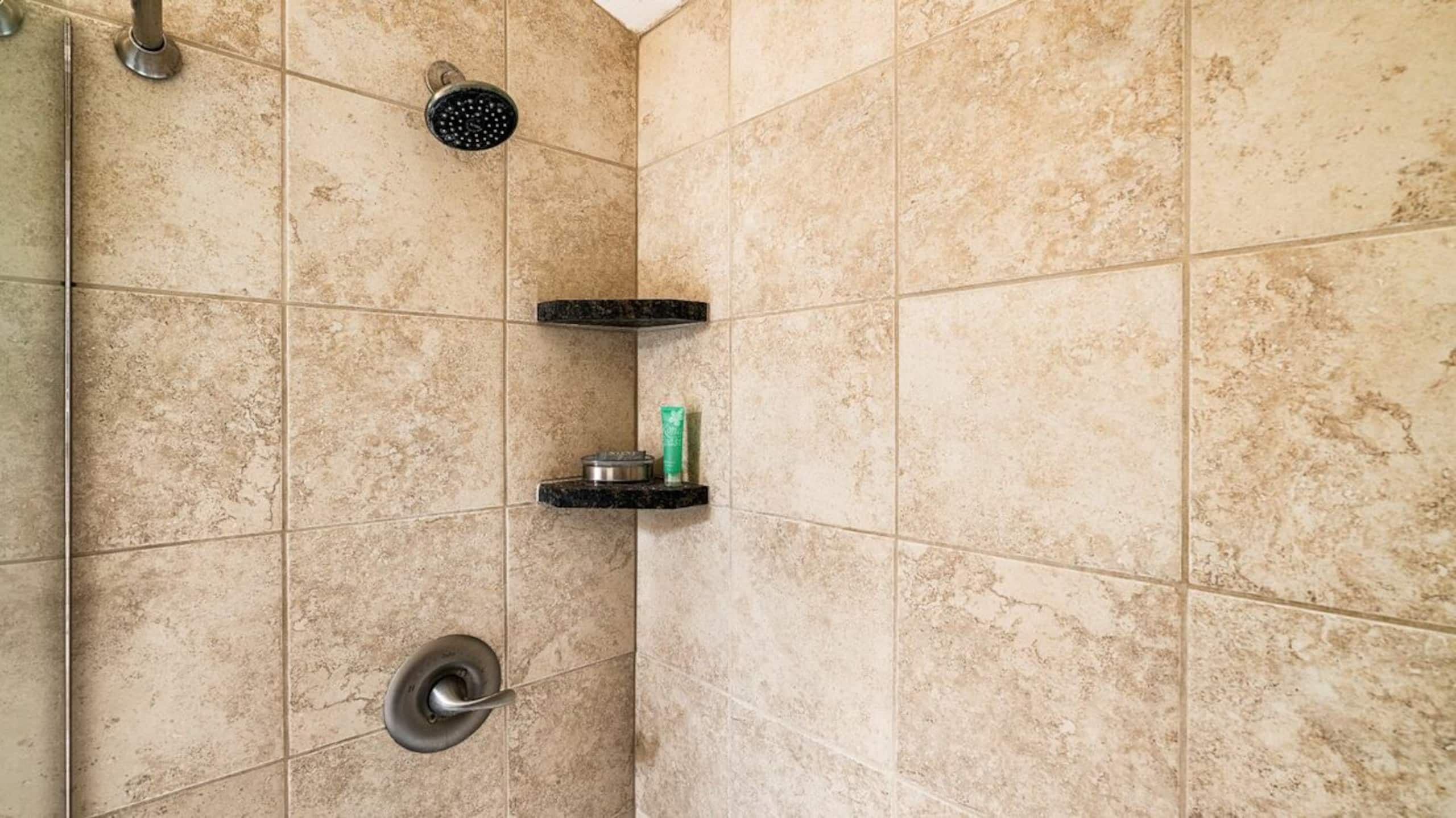 Condo in Kailua-Kona · ★5.0 · 1 bedroom · 2 beds · 1 private bath - Image 20