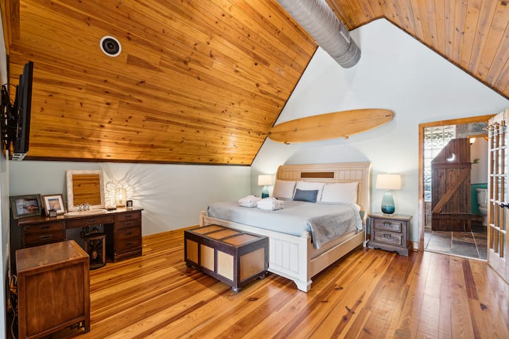 Primárny apartmán na najvyššom poschodí s prístupom k vonkajšej vírivke