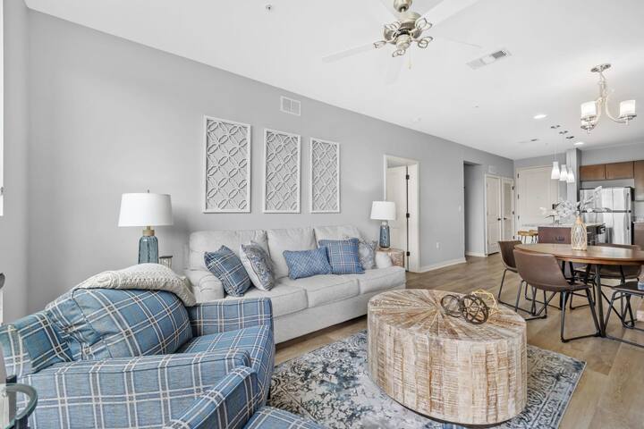 Luxurious Large 2 bed 2 bath Downtown Condo- #402 gallery image 4