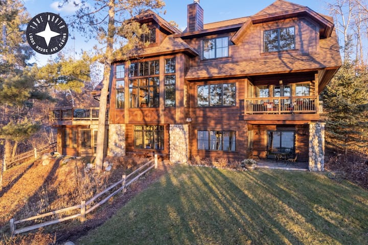 Executive Retreat: Theater, Tennis, Sauna, Hot Tub