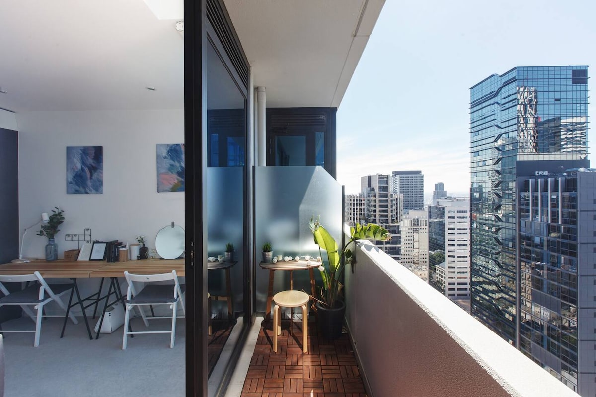 Dazzling Views from Contemporary High-Rise Living - Apartments for Rent ...