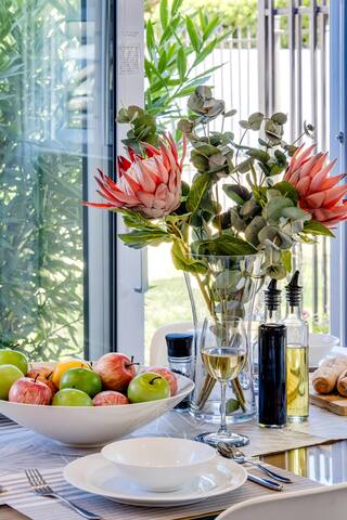 Stylish 2 Bedroom Apartment in Camps Bay ASilverti gallery image 5