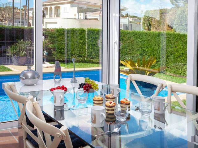 Amsterdam by Interhome gallery image 5