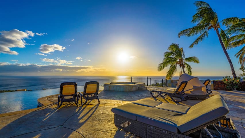 Hale Laule`a ~ 4 BR ~ Infinity Pool with Stunning