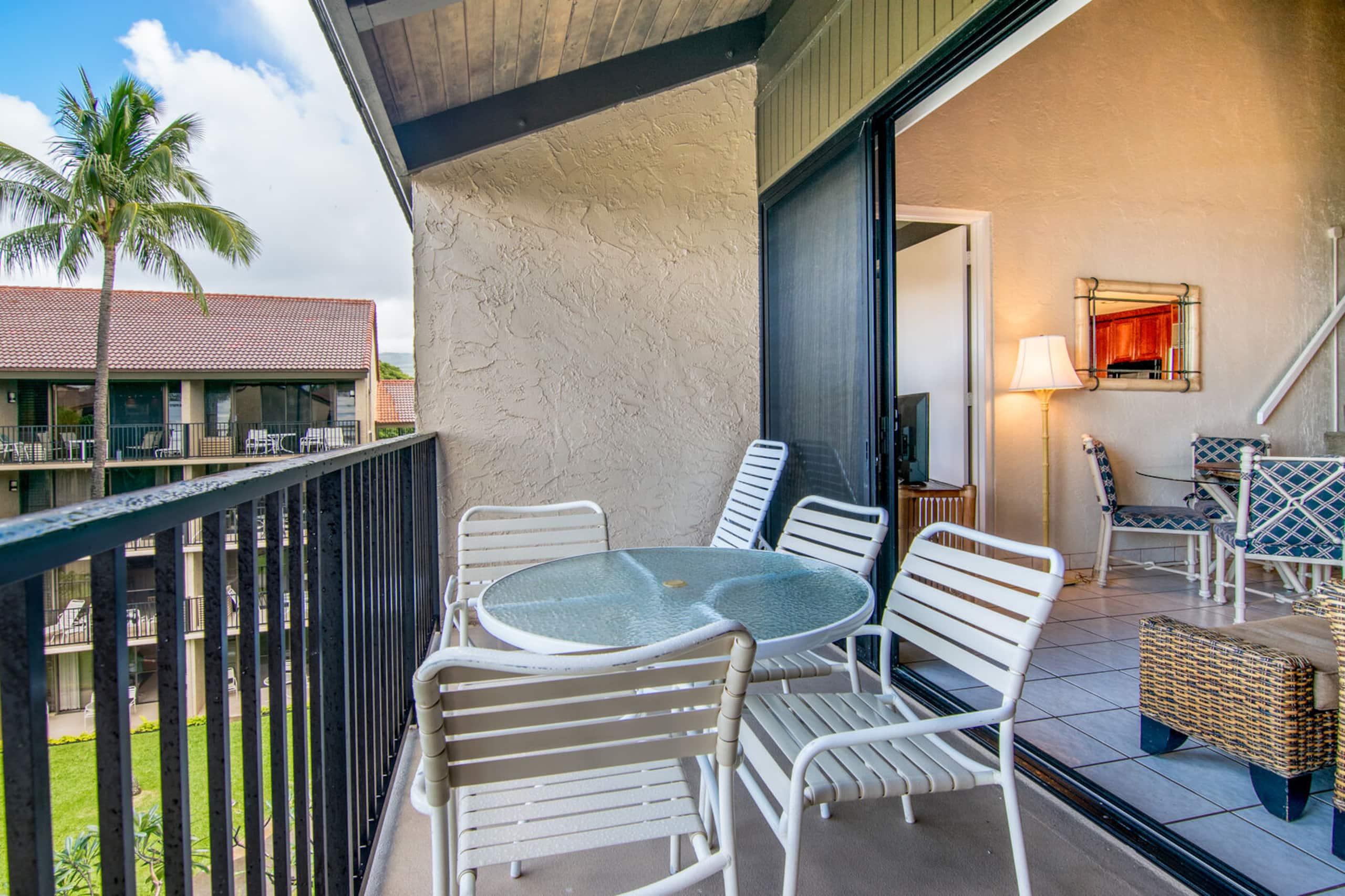 Condo in Lahaina · ★4.52 · 3 bedrooms · 4 beds · 3 private baths - Image 4