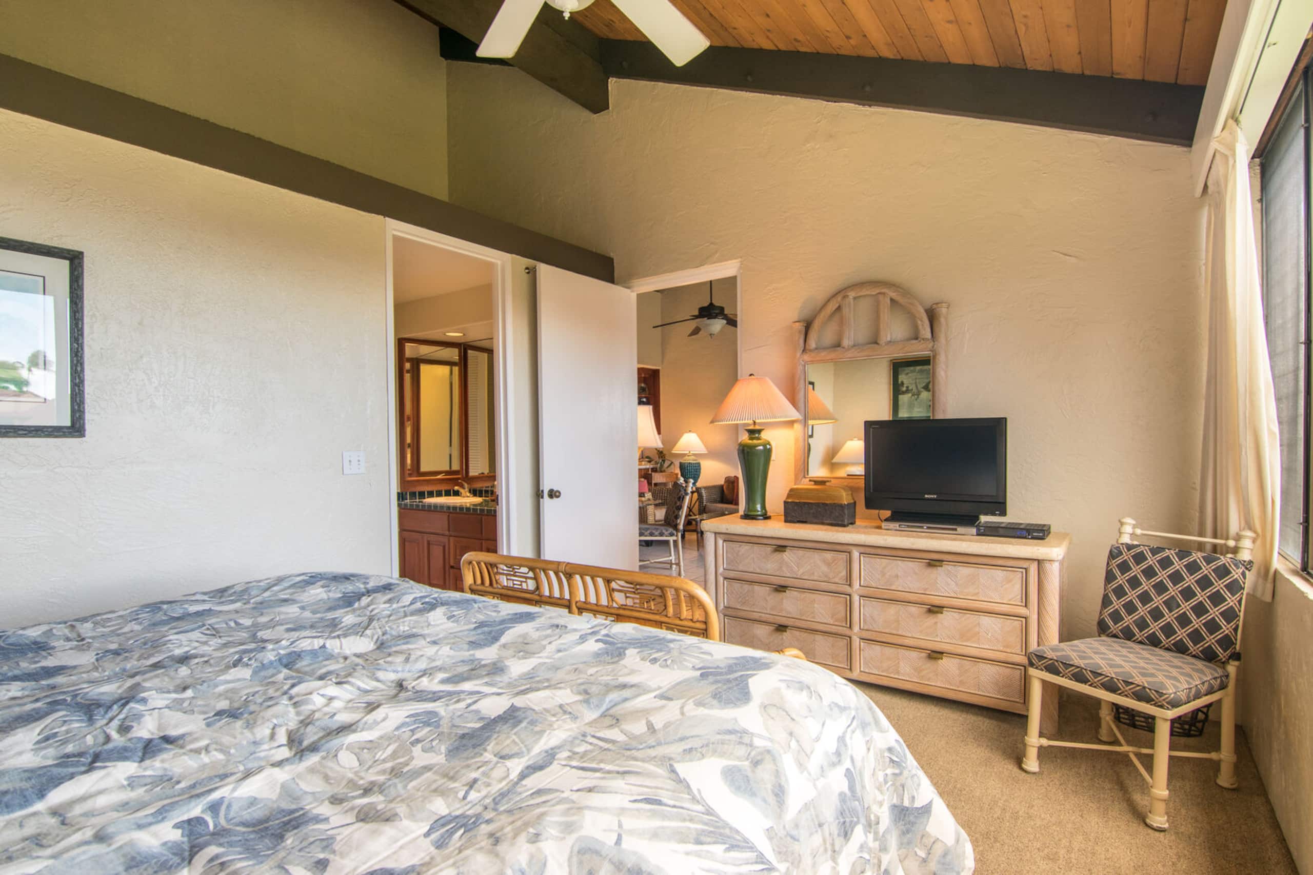 Condo in Lahaina · ★4.52 · 3 bedrooms · 4 beds · 3 private baths - Image 13