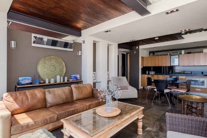 Beautiful Apartment w Deck and Stunning Views Rhin gallery image 5