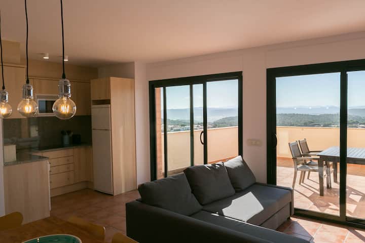 2 Bedroom Apartment Close To The Center Of Begur. Terrace And Panoramic Sea Views (Ref:h41) - Begur