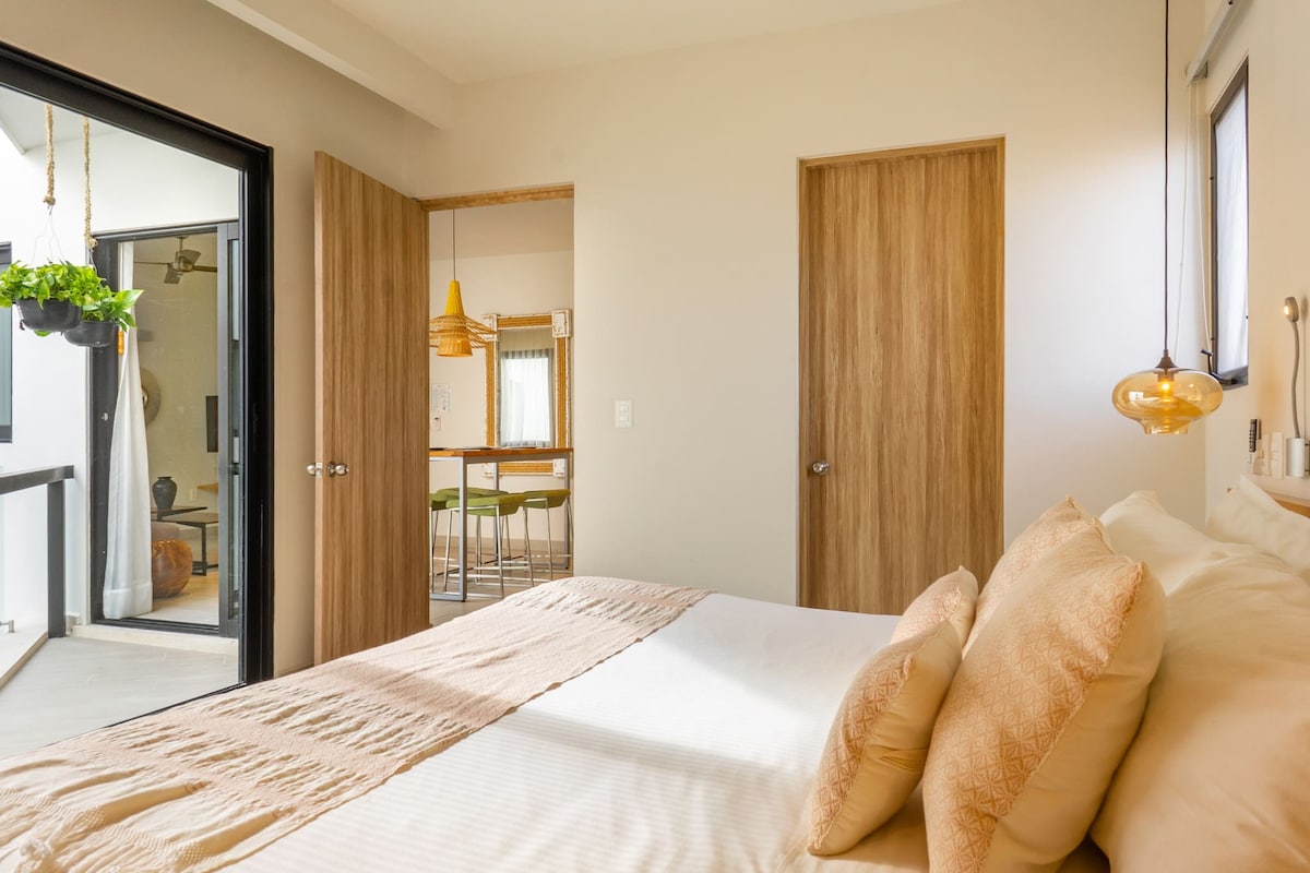 Propiedad de Airbnb exitosa: Safe & Private Condo with Rooftop Pool en Infonavit Colosio