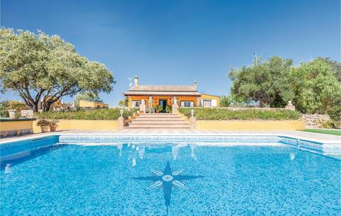 Stunning home in Constantina
