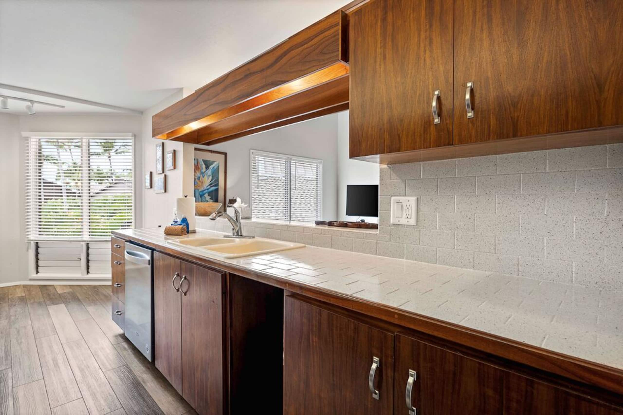 Condo in Kailua-Kona · ★4.93 · 2 bedrooms · 2 beds · 2 baths - Image 15