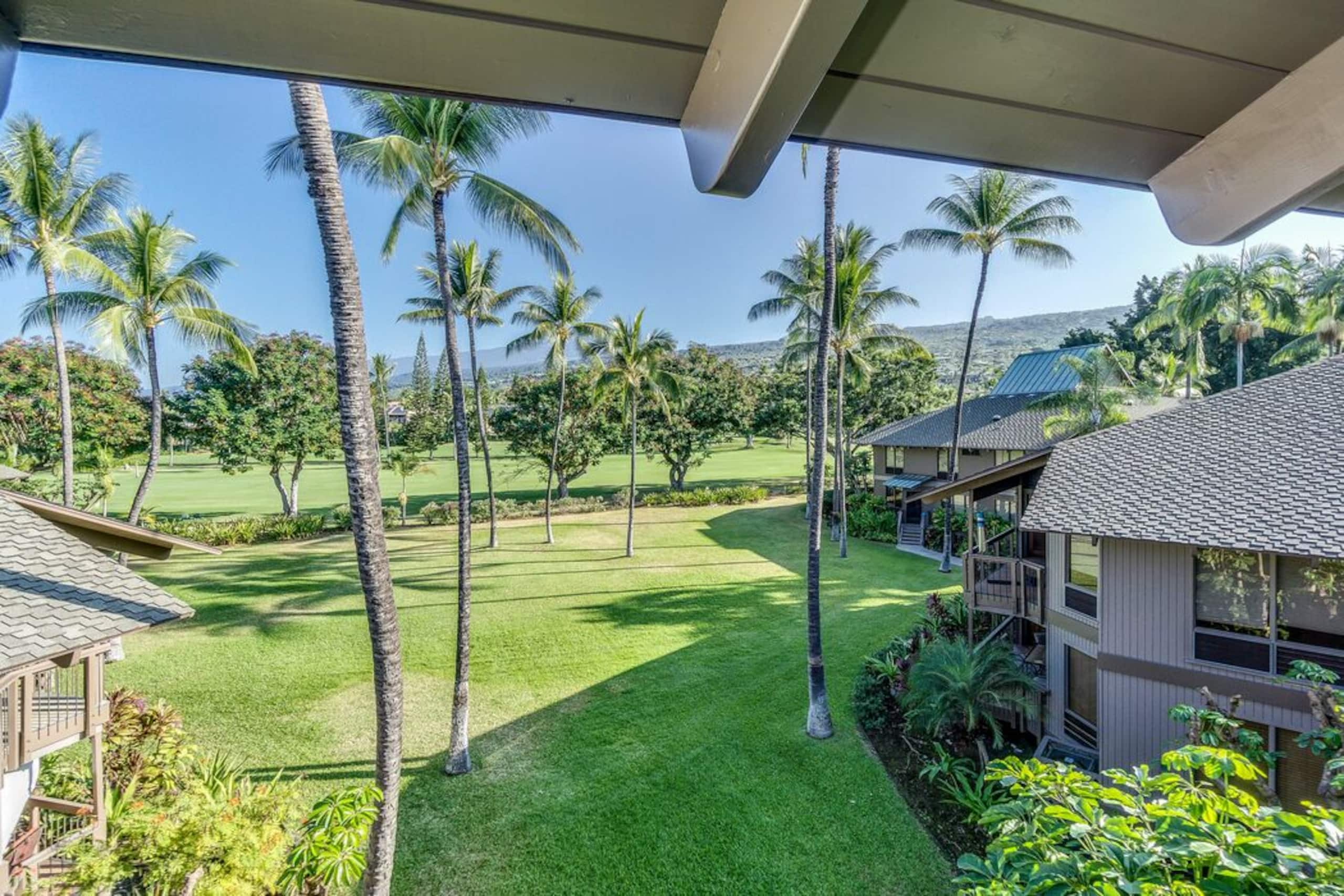 Condo in Kailua-Kona · ★4.93 · 2 bedrooms · 2 beds · 2 baths - Image 9
