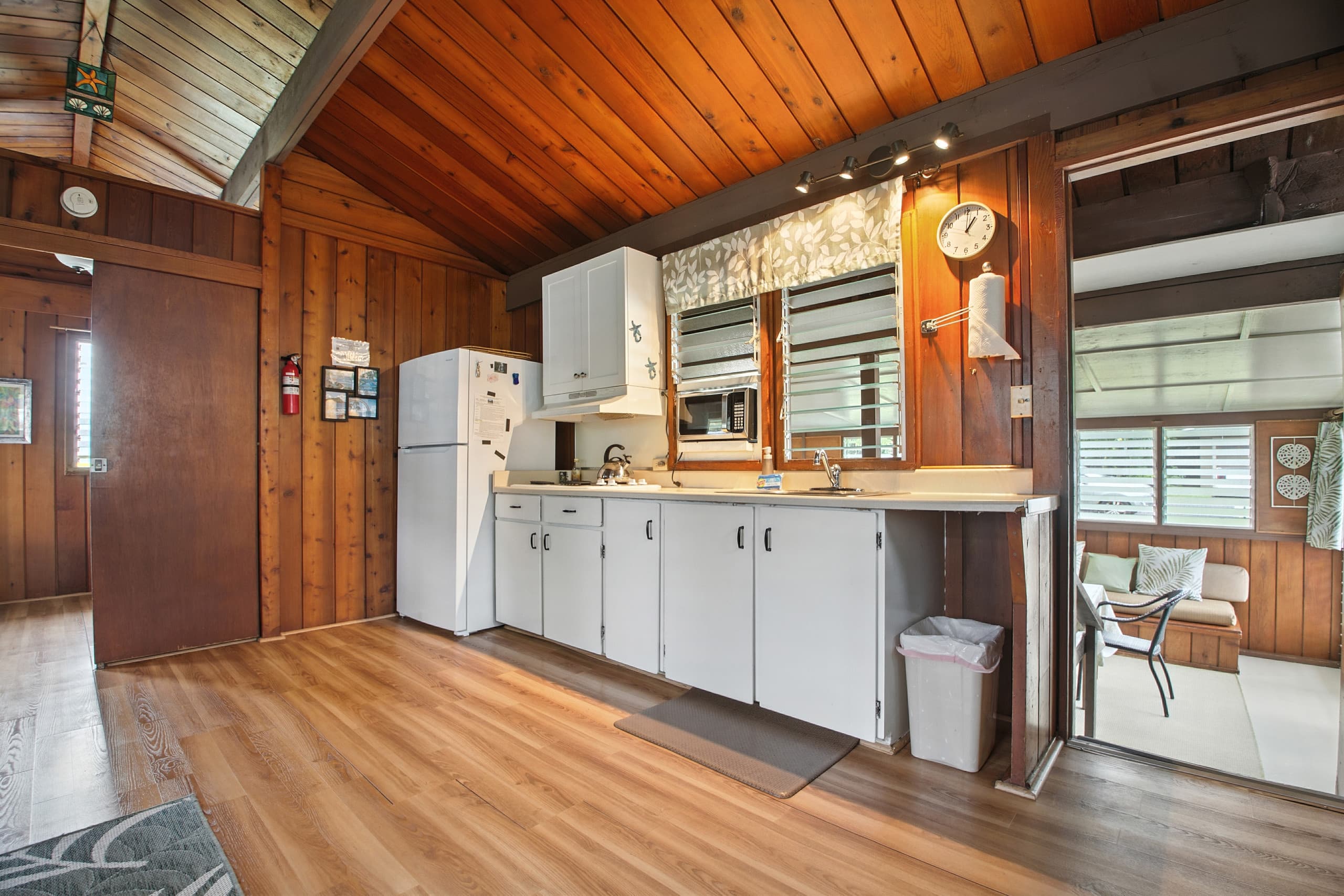 Home in Hanalei · ★4.89 · 1 bedroom · 4 beds · 1.5 baths - Image 9