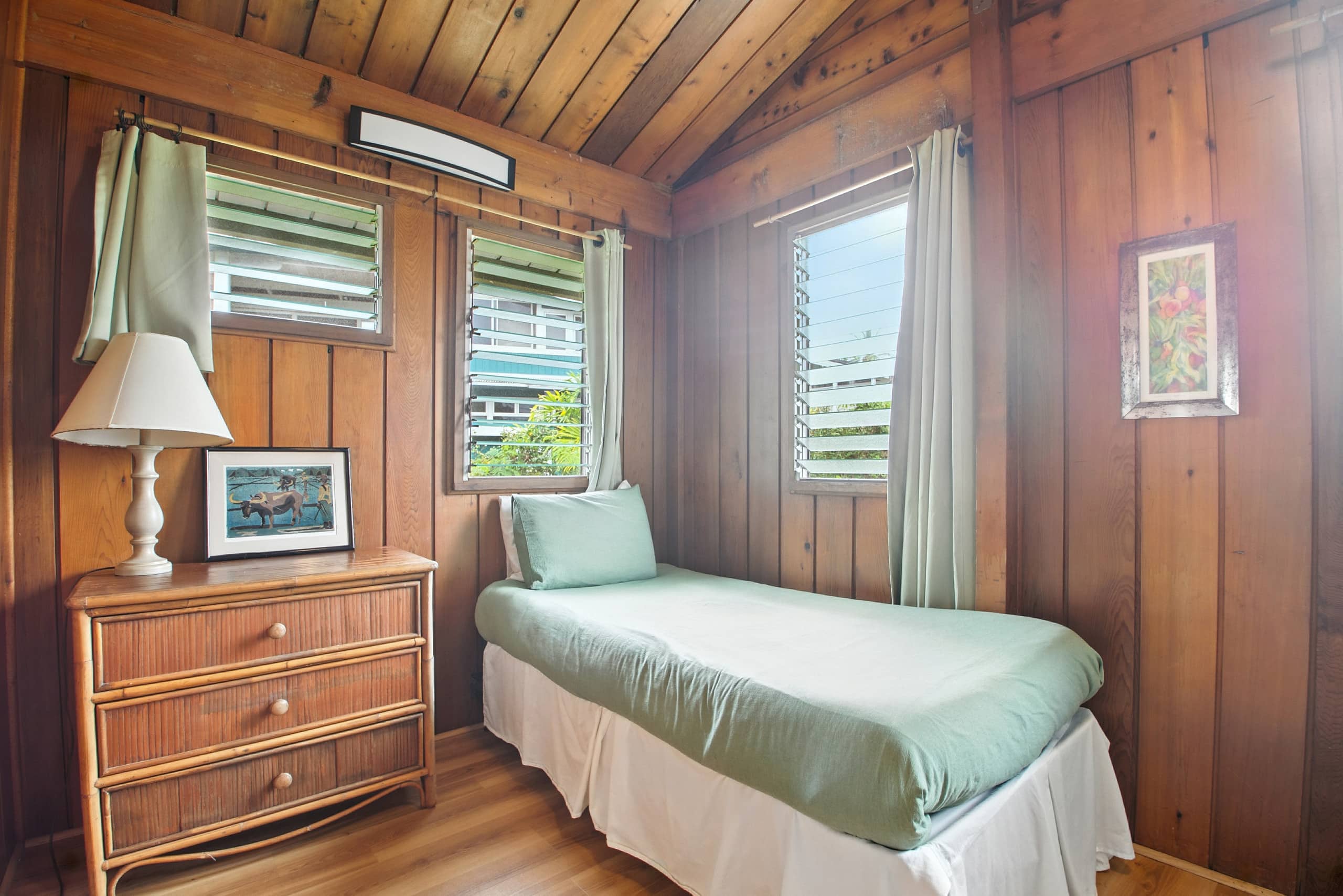 Home in Hanalei · ★4.89 · 1 bedroom · 4 beds · 1.5 baths - Image 6