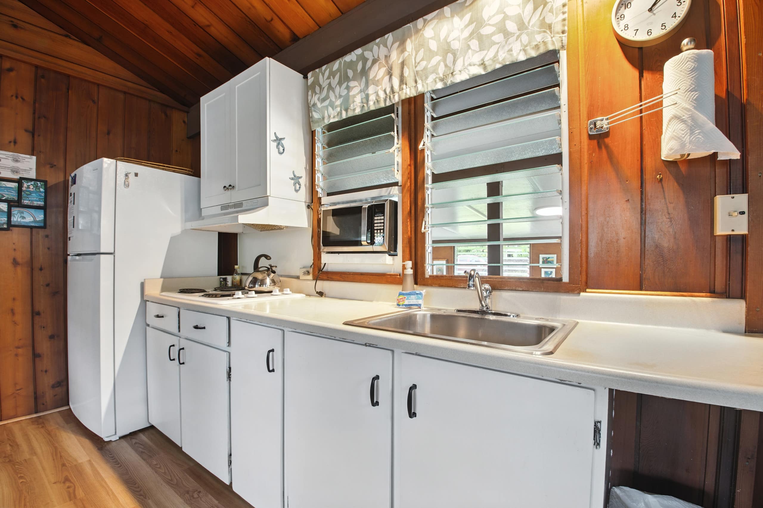 Home in Hanalei · ★4.89 · 1 bedroom · 4 beds · 1.5 baths - Image 10