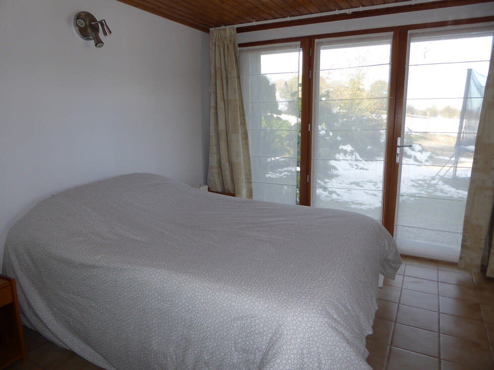 ห้องนอน 4: เตียงคู่ 1 หลัง