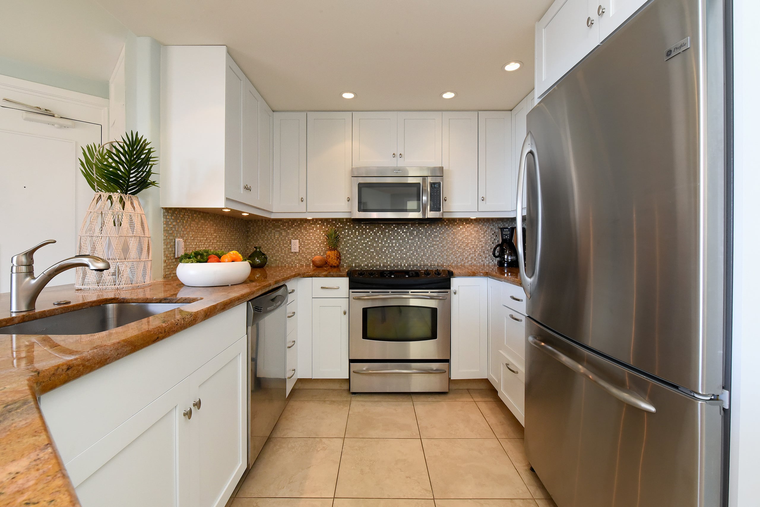 Condo in Lahaina · ★4.58 · 2 bedrooms · 4 beds · 2 baths - Image 8