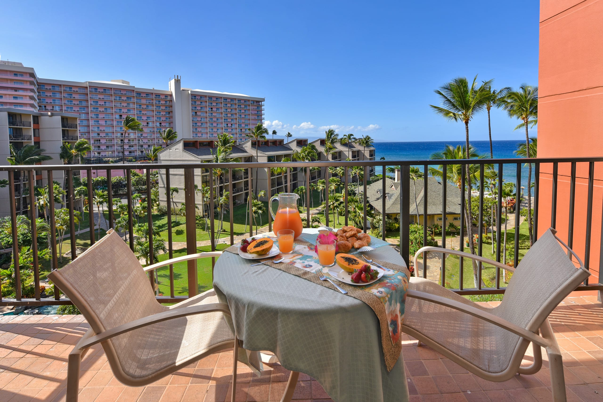 Condo in Lahaina · ★4.58 · 2 bedrooms · 4 beds · 2 baths - Image 1