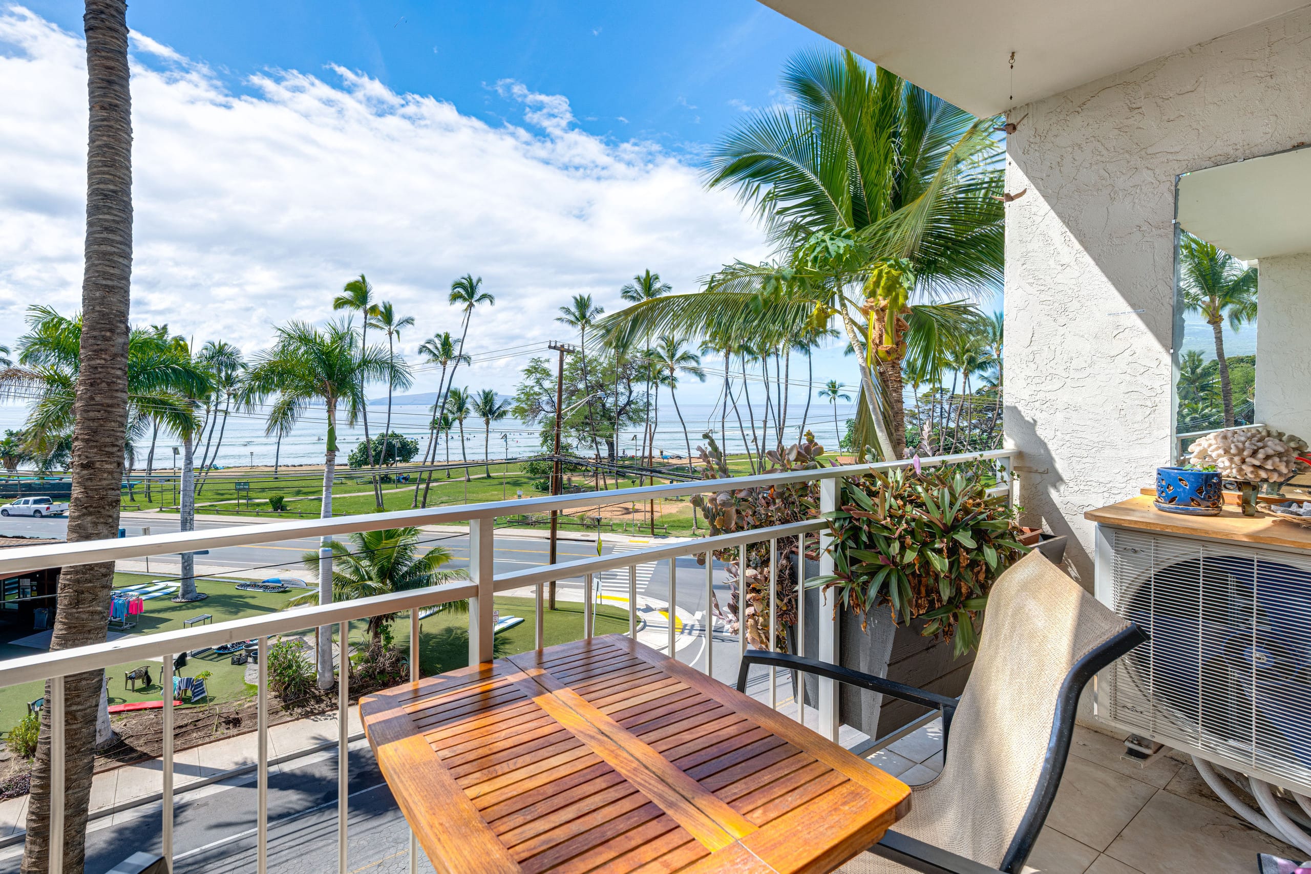 Condo in Kihei · ★4.81 · 1 bedroom · 2 beds · 1 shared bath - Image 1